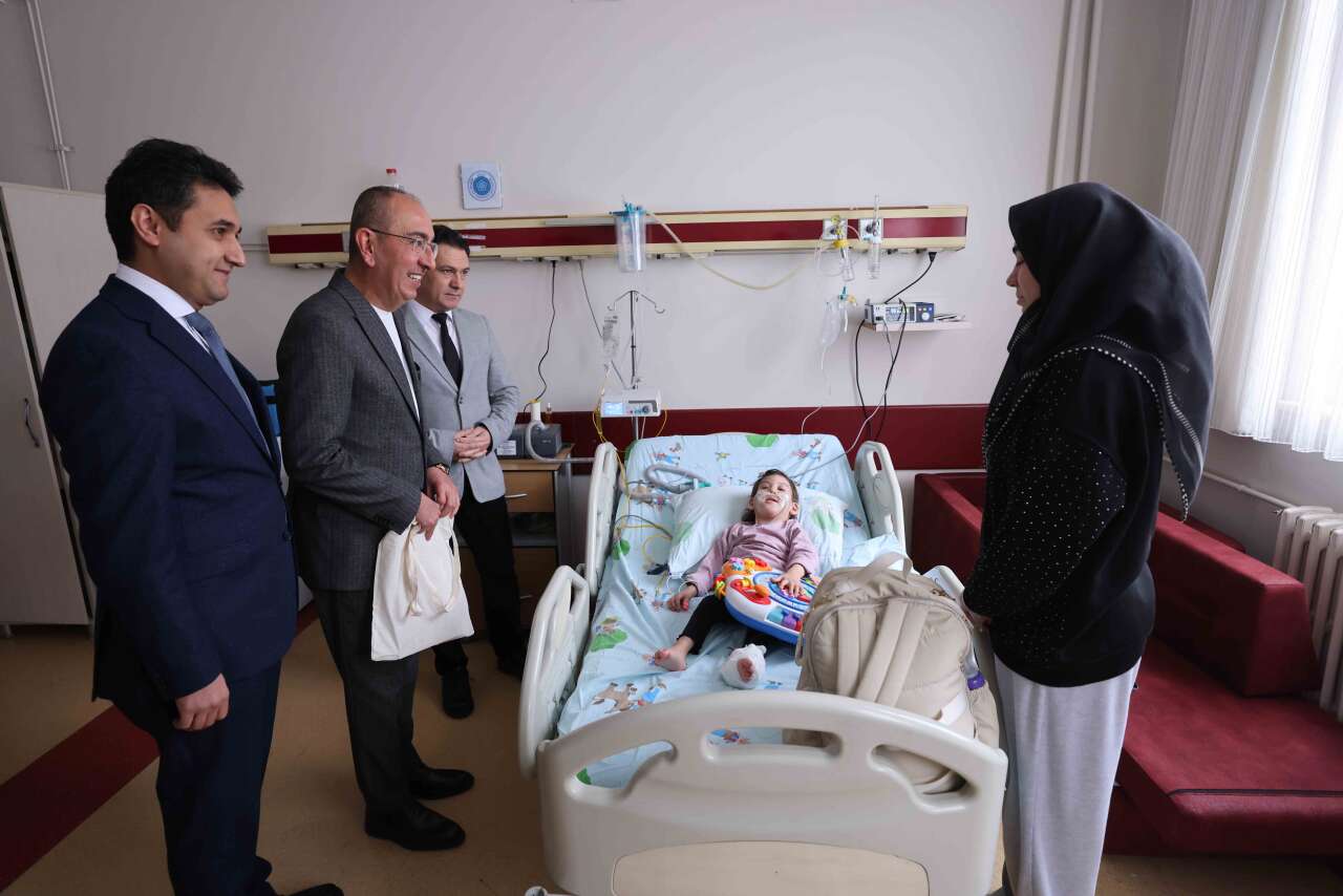 Konya sokaklarını şenlendiren şivlilik, hastane odalarına da yansıdı 2